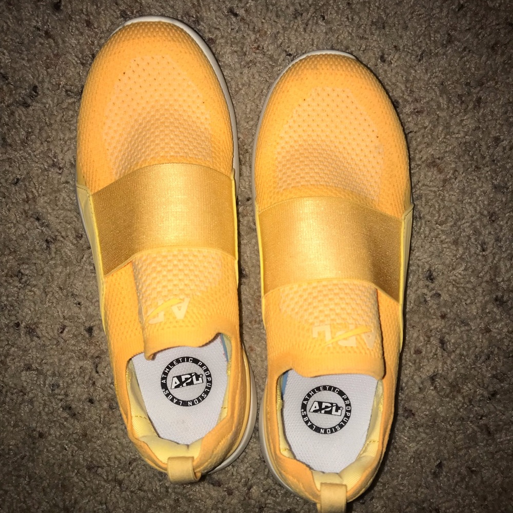 APL shoes